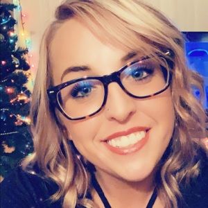 Meet your Posher, Brittney